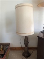 Mid-century table lamp with shade
