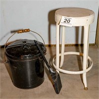 Stool 25' t, black ash pail & scoop