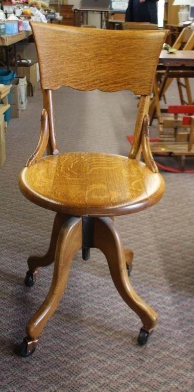 Oak hip rest steno chair on casters