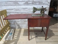 Vintage Viking Sewing Machine w/Table
