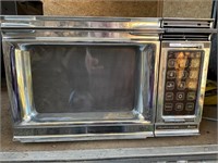 Classic Amana microwave