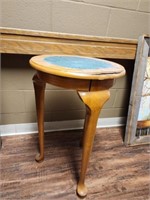 Round Side Table 25"x18"