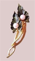 VINTAGE 1950'S GOLD PEARL ENAMEL LEAVES BROOCH