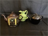 Assorted tea pots