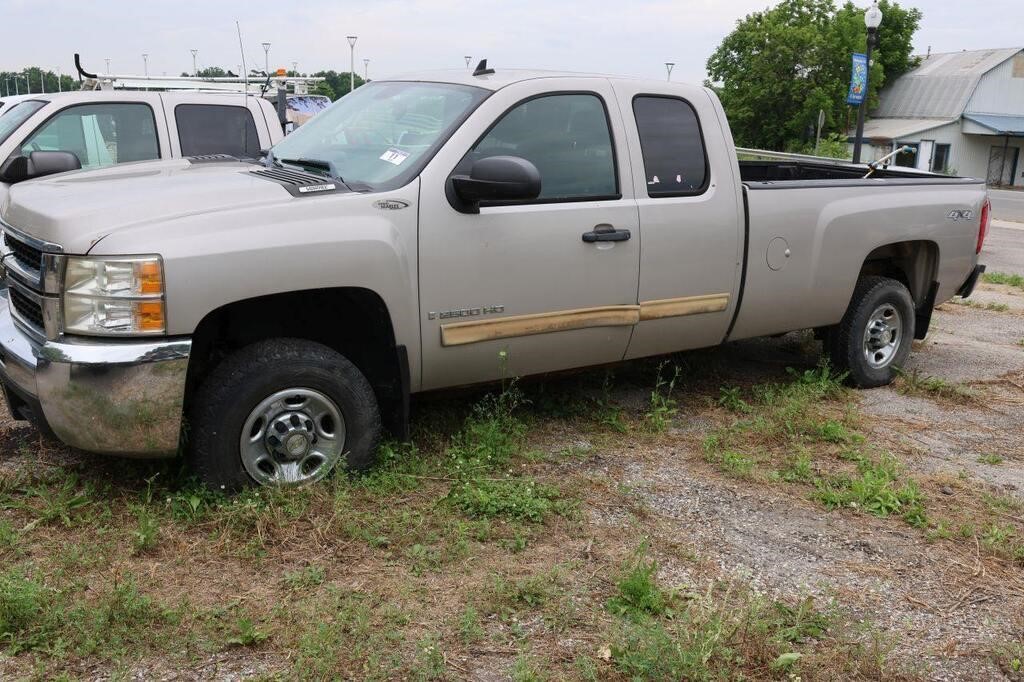 2008 CHEVROLET 2500 4X4 TRUCK