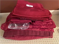 Large group of red tablecloths & cloth napkins