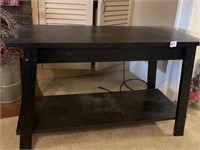 BLACK TABLE/TV STAND 21.5" X 35.5" X 16"