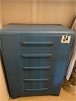 (5) Drawer Dresser (Painted) (M Closet)
