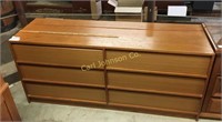 WOOD DRESSER