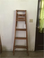 5 foot wooden Housemaster ladder