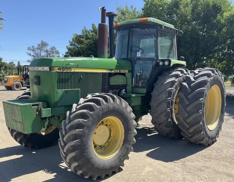 JOHN DEERE 4955 Tractor, MFWD