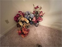 LOT OF FLORAL ARRANGEMENTS- INCLUDES ONE