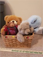 Basket w/ Stuffed Animals Bears