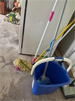 Mop bucket, mop 2 dust mops and swiffer