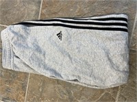 Adidas jogging pants size xl