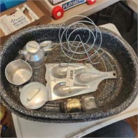 Vintage Enamelware Roasting Pan w/ lid, Tin
