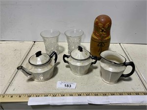 Teapot, sugar & creamer set, 2 glasses