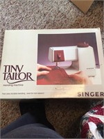 Singer Tiny Tailor Machine