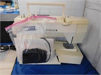 PORTABLE SINGER SEWING MACHINE