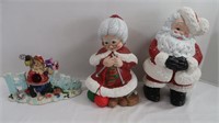 Ceramic Mr.&Mrs Claus&Santa Center Pc w/Globe