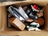 Pallet lot with miscellaneous items: speakers, dol