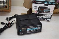 Battery Charger in Box (works)