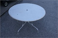 Outdoor White Round Table