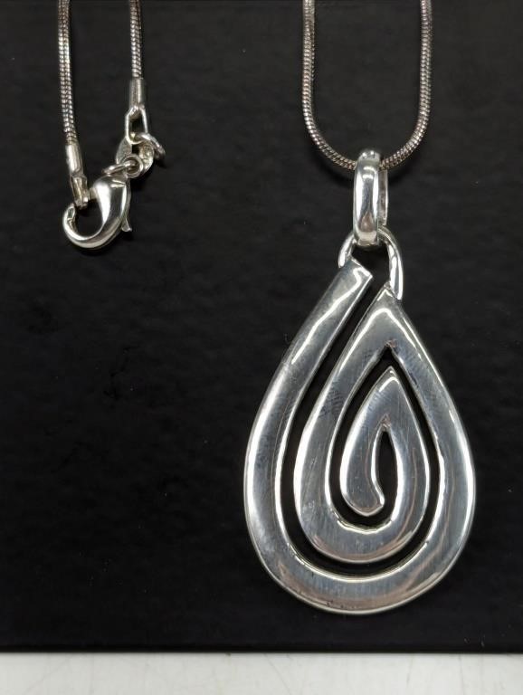 925 Sterling Silver Swirled Teardrop Pendant