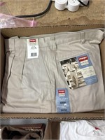 New Wrangler, khaki pants, pleaded size 34x30