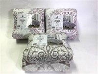 3 Comfort Bay Full / Queen Quilts in Package.