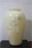 A Princess Heritage Glass Vase