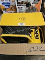 4.5g dewalt air portable compressor