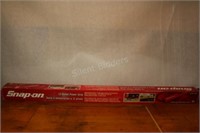 Snap-on 12-Outlet Power Strip