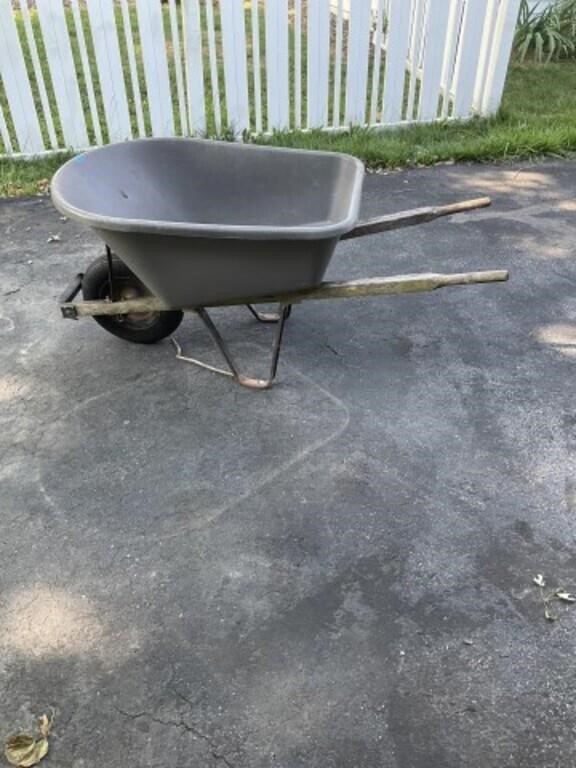 Rubber tire wheel barrow