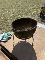 Cast Iron kettle with stand