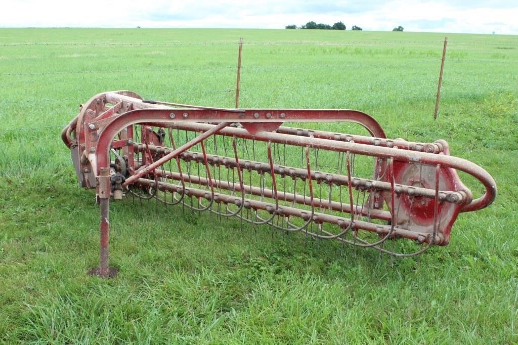 Massey Ferguson Rake Model 25