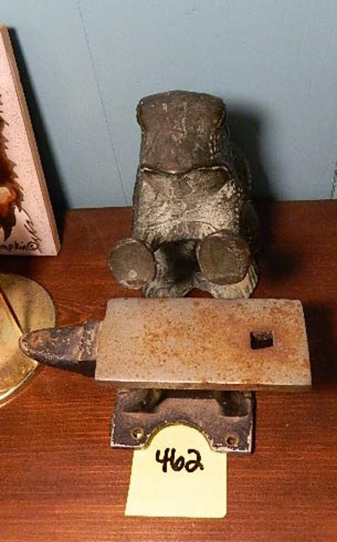 Small Anvil & Frog Bookend