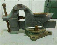 Erie Tool Works Superior #44 Bench vice