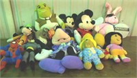 Over sized stuffed toys, tallest 25 inches