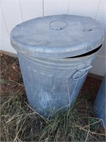 Metal Trash Can With Lid #2