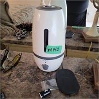 M142 Table top humidifer