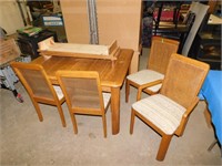 Oak Table & 4 chairs.