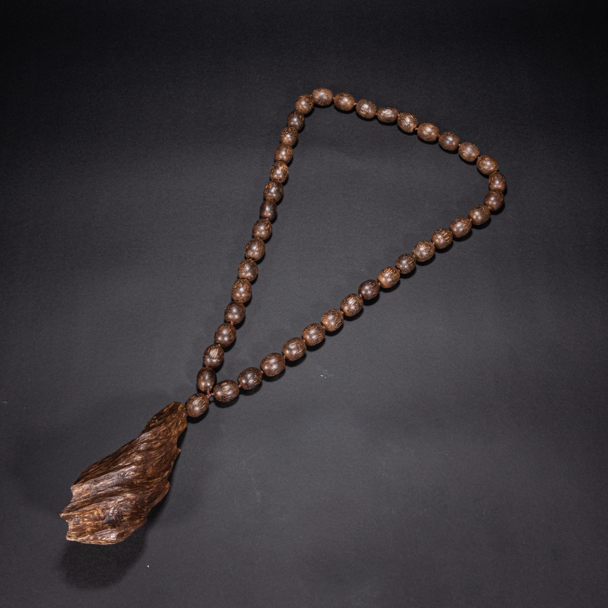 Agarwood necklace