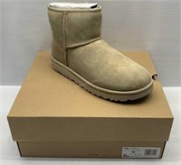 Sz 9 Ladies UGG Classic Boots - NEW $215