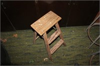 Wood Step Ladder