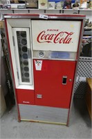 Nice Early Vendo Coca-Cola Drink Machine**