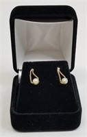 Pair of 14K Yellow Gold and Pearl Womens Eareings