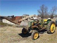 John Deere tractor w/ Loader