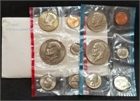 1975 US Double Mint Set in Envelope, With Ikes