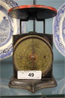 ANTIQUE UNIVERSAL FAMILY SCALE